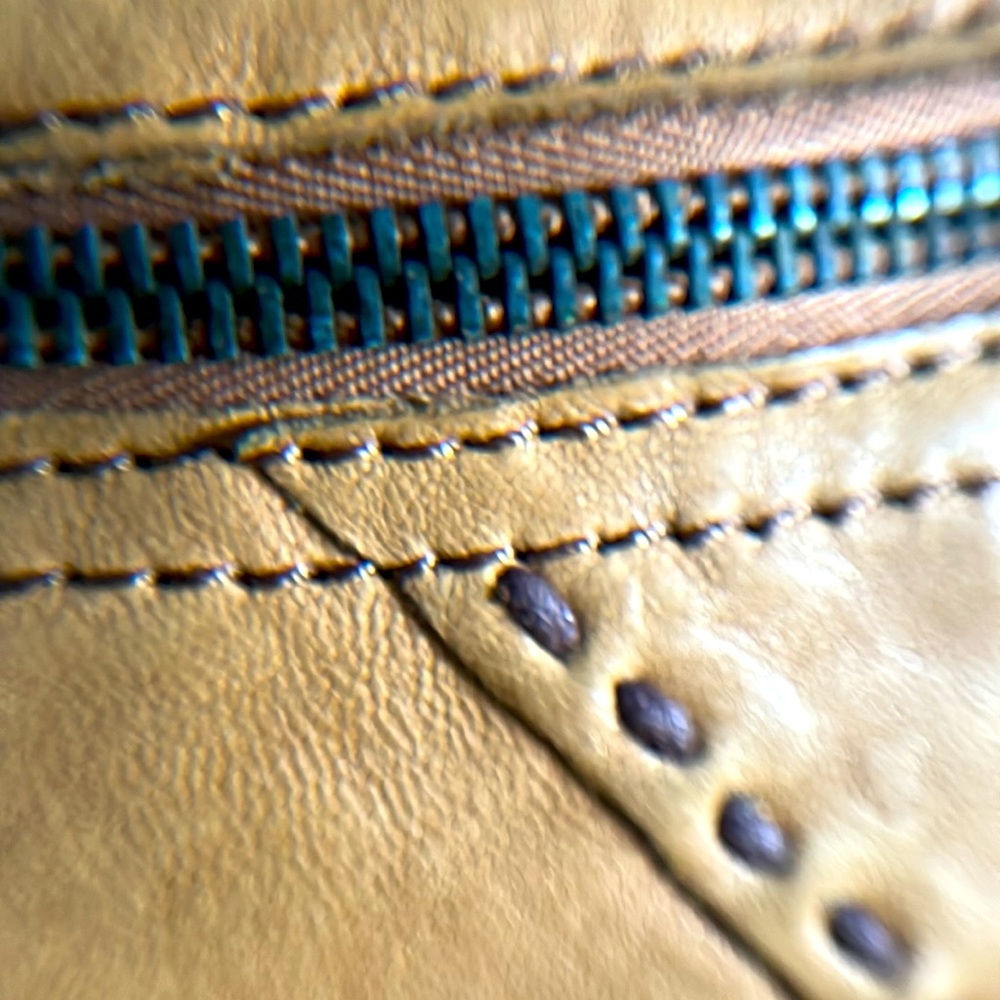 LUCKY BRAND Camel Italian Leather Abbey Road Crossbody Bag Shoulder Purse - Picture 7 of 16